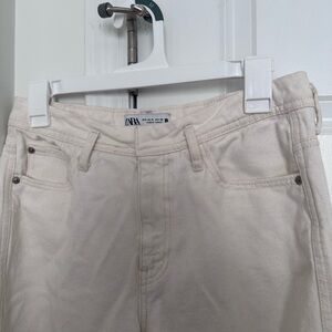 Zara Ecru / White straight leg side split hem jeans